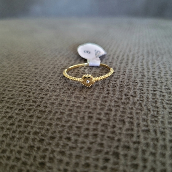 Rachel Zoe Dainty Gold💛 Flower🌸 Ring💍 - NWT - Picture 3 of 15